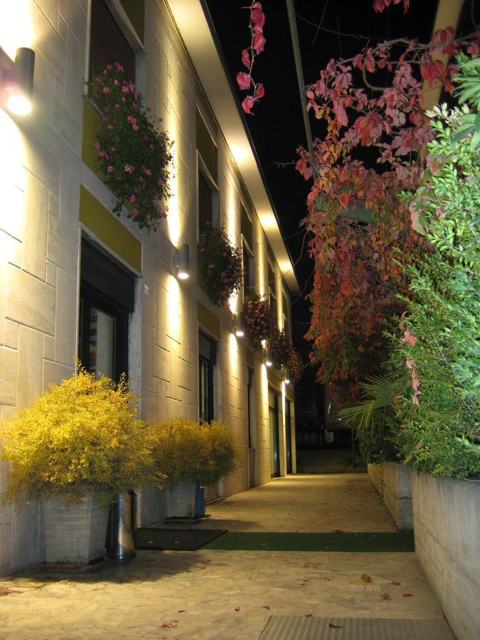 Hotel Ponte Autostrada 세리아테 외부 사진